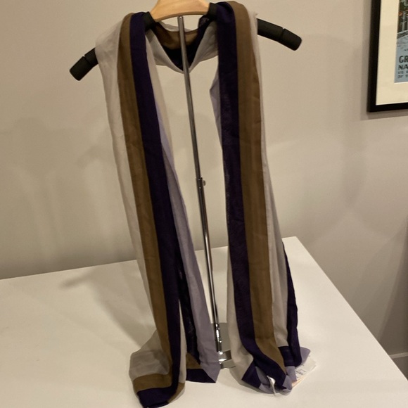 NWT: Nordstrom semi-sheer synthetic scarf with purple/tan edges - Picture 2 of 4